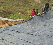 人工湖—覆膜防水毯施工图例